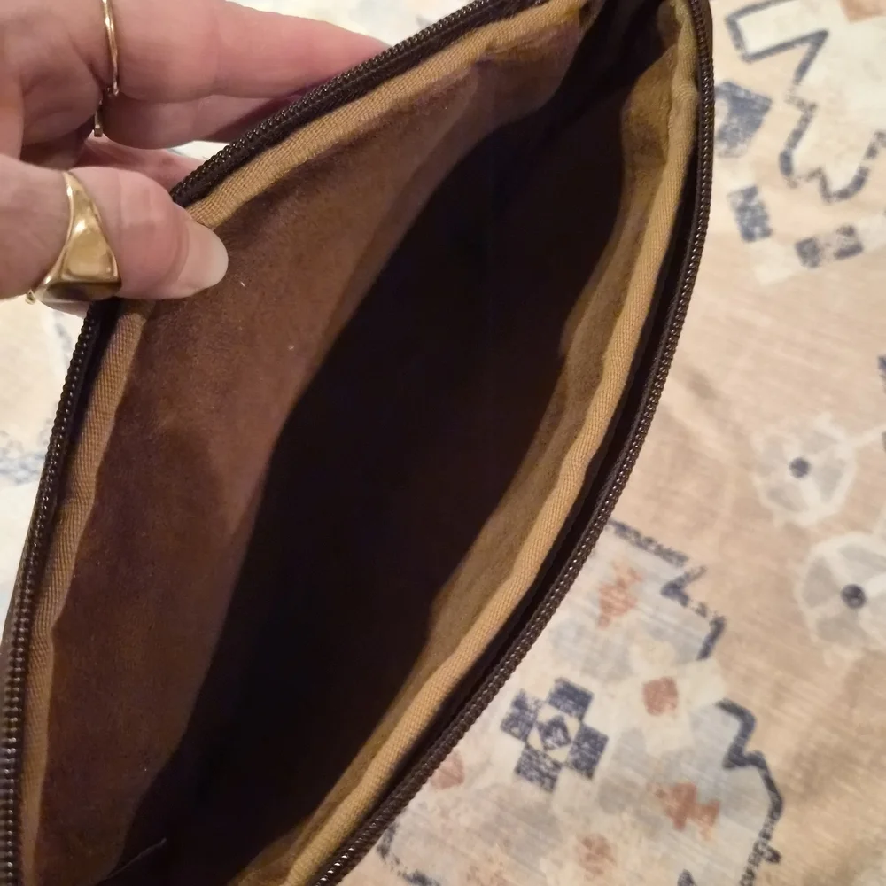 Duluth Trading Co Brown Leather Laptop Bag
